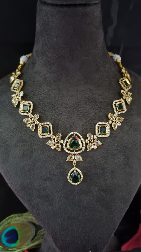 Royal Green Stone Necklace Set