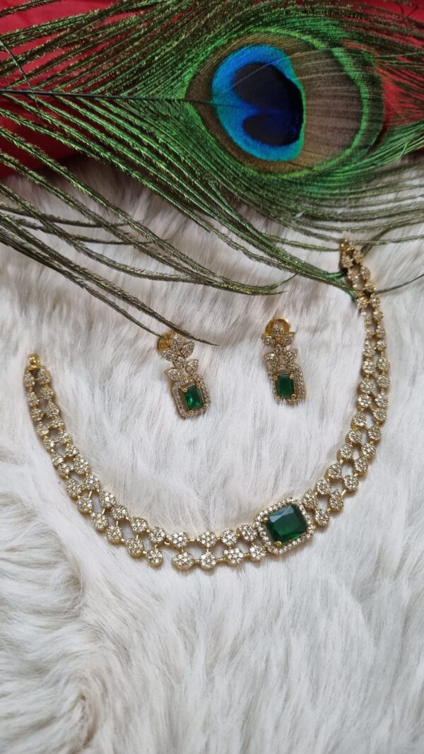 Emerald Glow Statement Necklace Set
