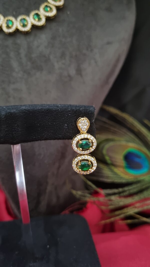 Classic Emerald Round Cut Necklace Set